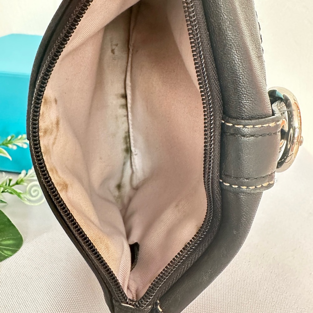 #69 COACH ~ Black Leather Wristlet Off White Contrast Stitching Silver Hardware - Picture 11 of 12